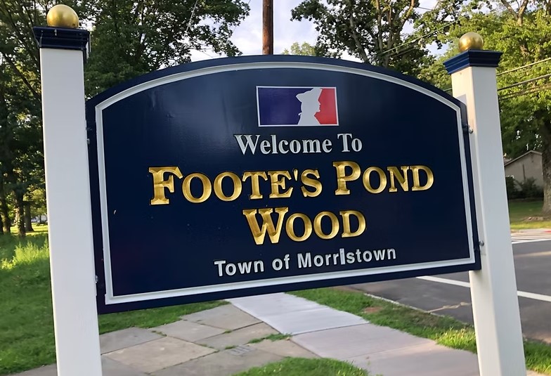 Welcome to Foote's Pond Wood entrance sign in the Town of Morristown, New Jersey.
